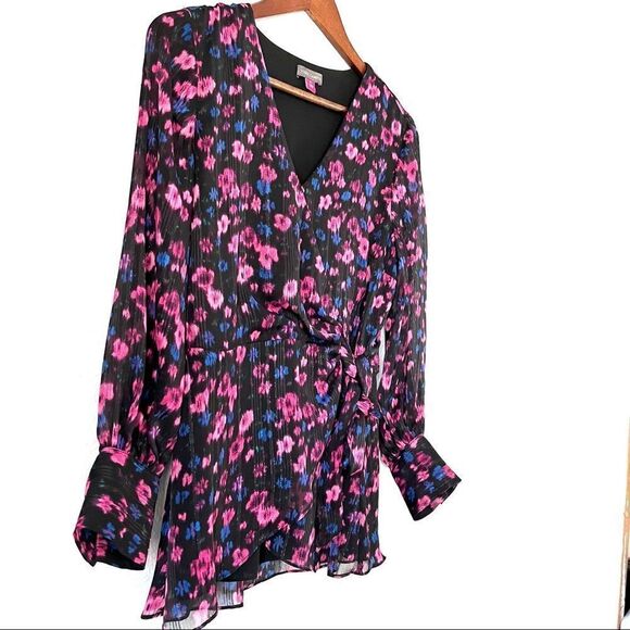 Vince Camuto Twilight Floral Wrap Blouse Size M - Picture 6 of 11